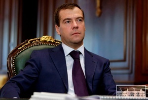 V snahe o ešte pevnejšie vzťahy navštívi Medvedev Srbsko