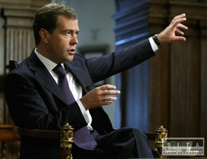 Izrael neplnuje zatoi na Irn, tvrd Medvedev 