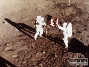 Prvý muž na Mesiaci - Neil Armstrong
