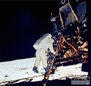 NASA: Pásky zachytávajúce pristátie na mesiaci sú vymazané