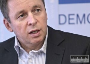 SDKÚ navrhuje predĺžiť poberanie dávky v nezamestnanosti