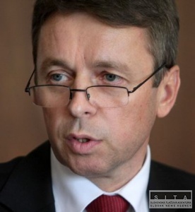MIKLOŠ: Vláda premrhala v korupčných kauzách tri miliardy eur