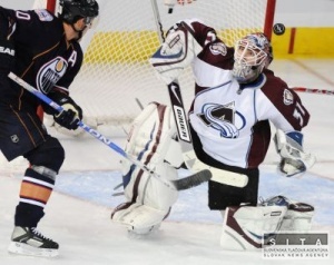 V NHL góly Cháru a Handzuša, skvelý Budaj