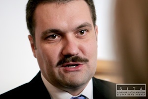Tender na záchranky smrdí podľa SDKÚ klientelizmom
