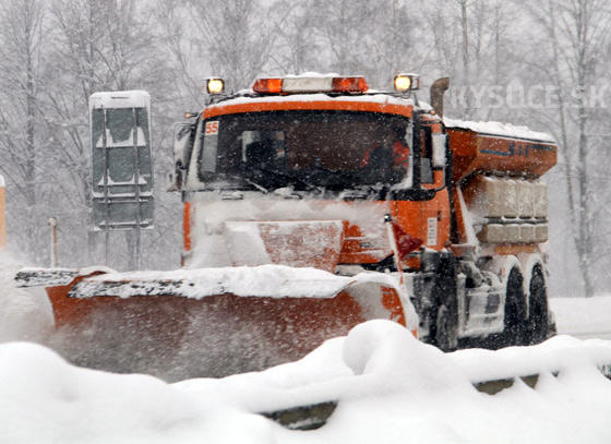 V Krsne nad Kysucou monitoruj vozidl zimnej drby GPS zariadeniami