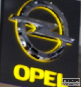 Nemecko neuvažuje o prevzatí podielu v automobilke Opel