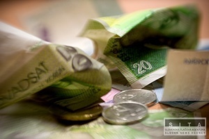 Koruny bude možné v bankách vymeniť aj naďalej bez poplatkov