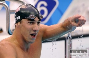Phelps účastníkom dopravnej nehody, vyviazol bez zranenia