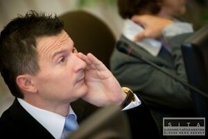 Vláda nevylučuje prekročenie deficitu 3 % ani v roku 2010