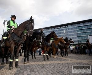 Mimovládky sa sťažujú na postup polície