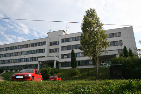 Zlodej v Čadci vykradol auto, hrozia mu až dva roky odňatia slobody