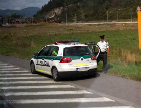 Pri kontrole zaťaženia vozidiel na Svrčinovci policajti odhalili kontraband cigariet