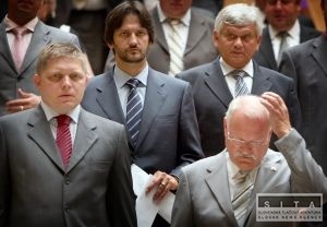 Prezidentovi, ministrom a poslancom sa platy nezvýšia