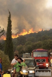 Po�iare v Gr�cku pom��e hasi� talianska a franc�zska technika