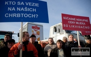 Prvovrobcovia mlieka odtartovali protesty