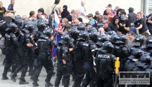 Na demonštrácii v Š. Michaľanoch zadržali 30 osôb