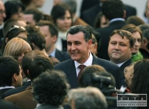 Zať bývalého rumunského kráľa odstúpil z prezidentských volieb