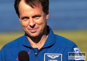 Zrútila sa stíhačka so synom zosnulého izraelského astronauta