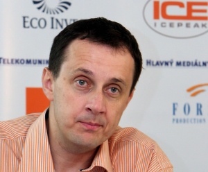 Riapoš aj naďalej predsedom SPV