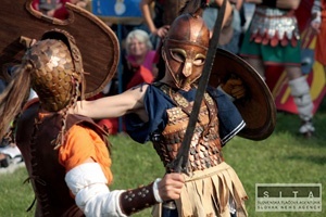 V Rusovciach dnes bojujú gladiátori i rímski legionári