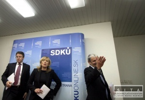 Radičovej prekáža Dzurindove nadbiehanie Mečiarovi