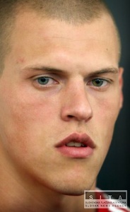  V Liverpoole nie s naden, e krtel chce hra proti echom