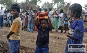 BBC: Tamilské deti sú unášané z táborov