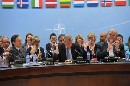 Generálny tajomník NATO sa v Bratislave prihovorí verejnosti