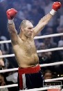 Holyfield vyzval na súboj o titul vo WBA Valujeva