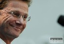 Nastávajúci minister zahraničia odmietol hovoriť po anglicky
