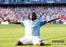Adebayor za zkrok na Van Persieho s trojzpasovm ditancom