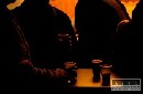 Muž zahrdúsil manželku, lebo ho nepustila do krčmy