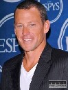 Lance Armstrong bude po štvrtý raz otcom