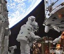 Moč astronautov svietil na oblohe a pripomínal chvost kométy