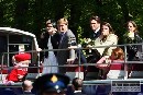 Auto pred kráľovnou Beatrix narazilo do ľudí