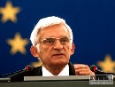 Jazykov zkon je zdrojom uritch obv, tvrd Buzek