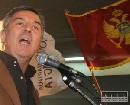 Djukanovičova strana sa vyhlásila za víťaza volieb