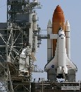 Blesky Endeavour nepoškodili, začali s tankovaním