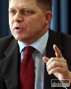 Za plenie vlajky maj hrozi tri roky, oznmil Fico
