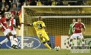 Na El Madrigal gólové parády Sennu a Adebayora