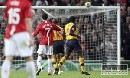 United bliie k postupu do finle, Arsenal sa nevzdva
