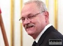 Nov knihu si prezident zaplatil sm, uviedol Truba