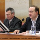 Vyplaten poslaneck odmeny v adci s v rozpore s uznesenm