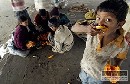 India a Čína naďalej utláčajú občanov, tvrdí organizácia HRW
