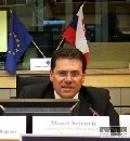 Novm eurokomisrom bude vevyslanec pri E efovi