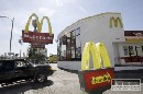 Za stratený mobil žiada od McDonald