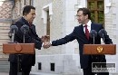 Dodáme Venezuele zbrane, aké bude chcieť, vyhlásil Medvedev