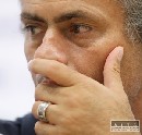 Mourinho s jednozápasovým dištancom a pokutou