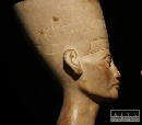 Busta Nefertiti je duplikát, tvrdí historik