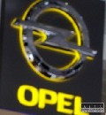 Nemecko neuvauje o prevzat podielu v automobilke Opel
